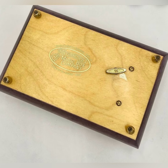 Vintage San Francisco Music Box Company Musical Jewelry Box. - Picture 4 of 6